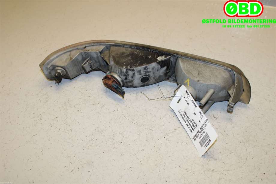 Tåkelykt venstre foran til Chevrolet Tahoe 2001-2005 (Type II) (CHEVROLET|05978573|)