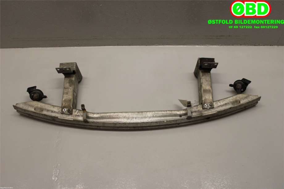 Støtfangerforsterkning foran til BMW X3 2003-2006 (Fase 1) (E83) (E83) (BMW|51 11 3 439 780|)