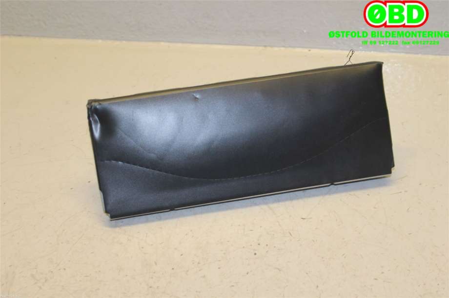 Airbag kne til Audi A3 2016-2020 (Type III, Fase 2) (AUDI|8V1 880 841 D||8V1880841D)