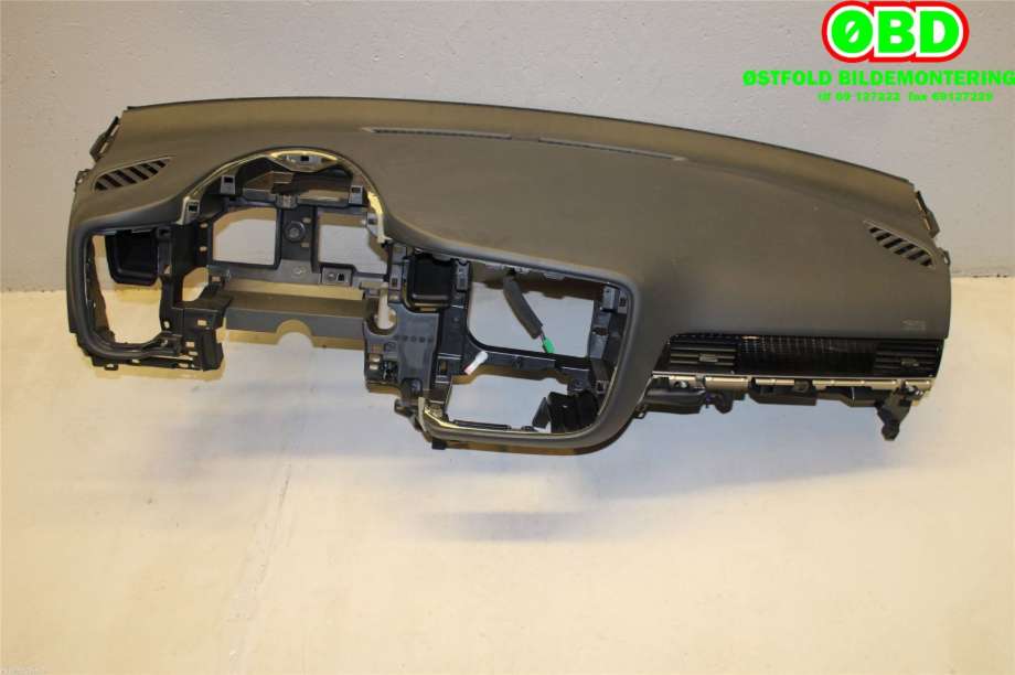 Dashbord til Mitsubishi Outlander, 2015-->> (Type III, Fase 2)  (MITSUBISHI|8000B003XA)