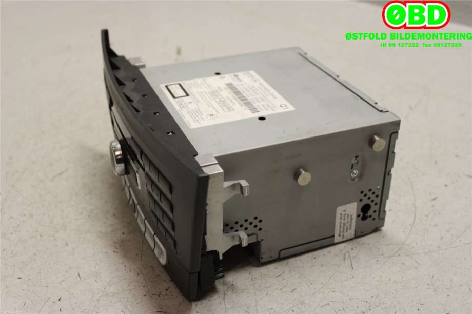 Bilstereo navigasjon til Mercedes C-Klasse 2011-2014 (Fase 2) (W204) (W204) (MERCEDES|A 204 900 98 07|A 204 900 54 15|2049009807)
