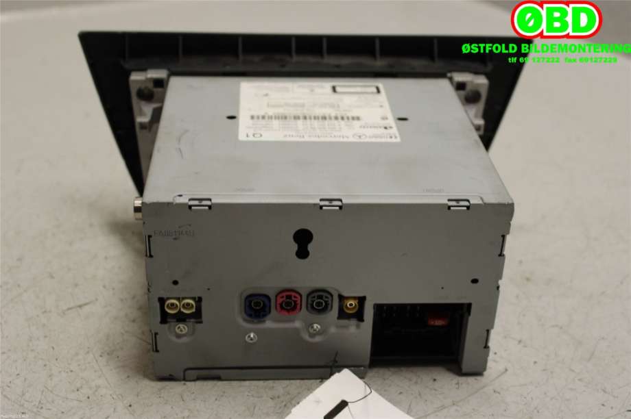 Bilstereo navigasjon til Mercedes C-Klasse 2011-2014 (Fase 2) (W204) (W204) (MERCEDES|A 204 900 98 07|A 204 900 54 15|2049009807)