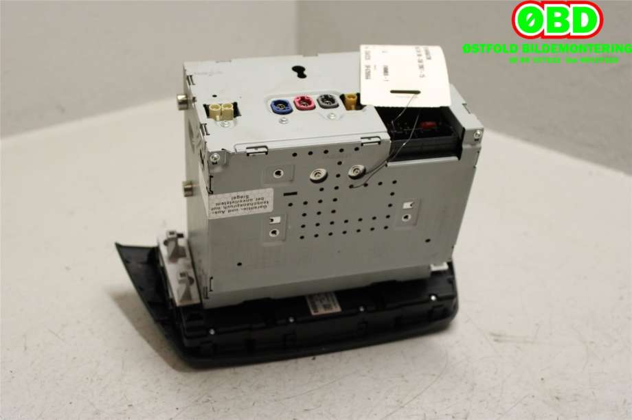 Bilstereo navigasjon til Mercedes C-Klasse 2011-2014 (Fase 2) (W204) (W204) (MERCEDES|A 204 900 98 07|A 204 900 54 15|2049009807)