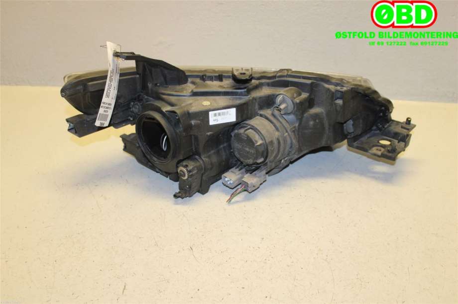 Frontlykt venstre halogen til Mitsubishi Outlander 2012-2015 (Type III, Fase 1)  (MITSUBISHI|8301C197|)