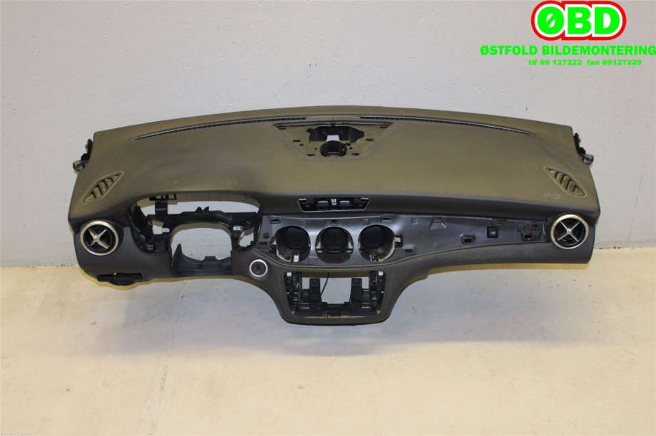 Dashbord til Mercedes CLA, 2013-2019 (C117) (C117) (MERCEDES|A 117 680 00 87)