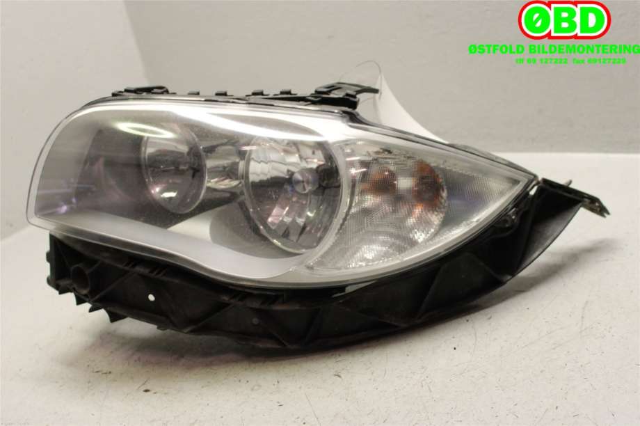 Frontlykt venstre halogen til BMW 1-Serie 2004-2011 (E81/E82/E87/E88) (E81/E82/E87/E88) (BMW|63 12 6 924 485||63126924485)