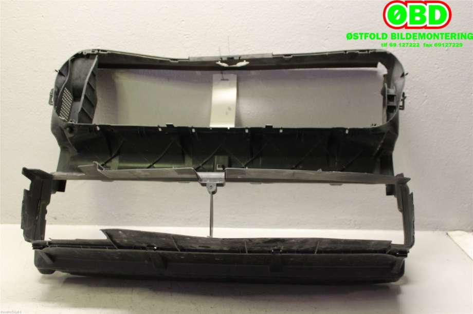 Diverse deler til BMW 7-Serie 2009-2015 (F01/F02/F03/F04) (F01/F02/F03/F04) (BMW|51 74 7 183 854|)