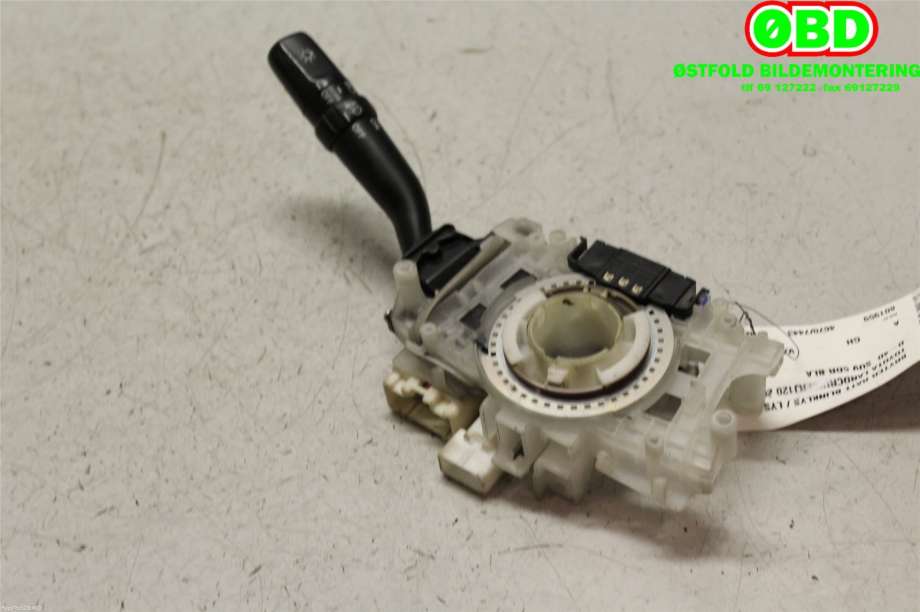 Bryter blink til Toyota Land Cruiser 120 2002-2009  (TOYOTA|8414020560|)