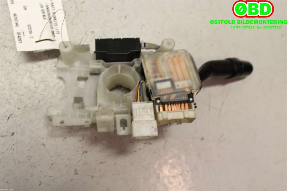 Bryter blink til Toyota Land Cruiser 120 2002-2009  (TOYOTA|8414020560|)