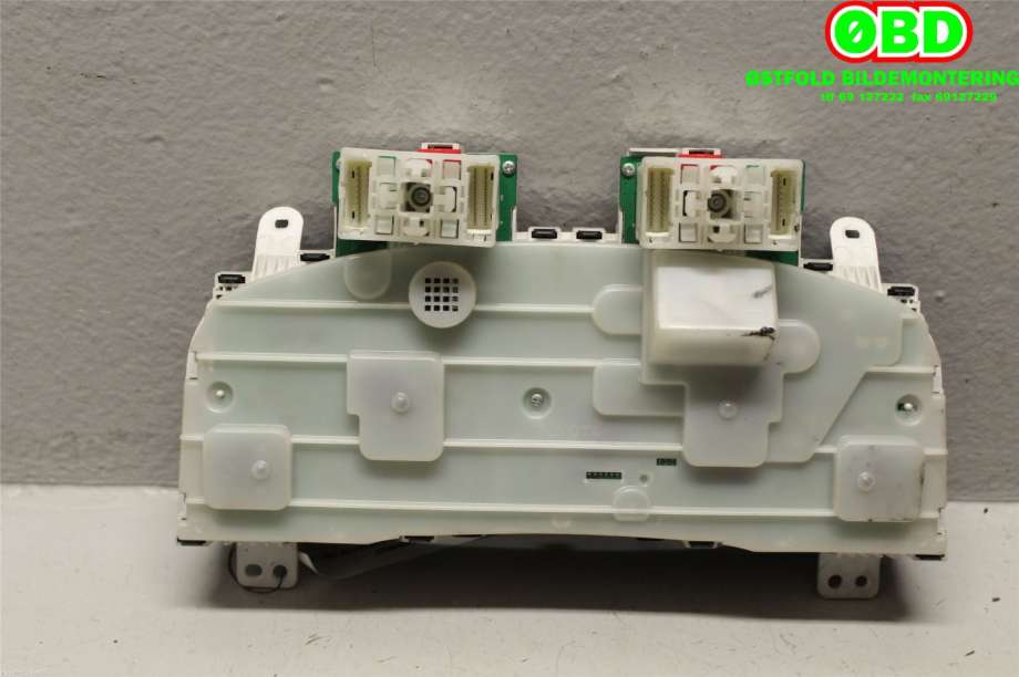 Instrumentpanel til Toyota Land Cruiser 120 2002-2009  (TOYOTA|838006D243|)