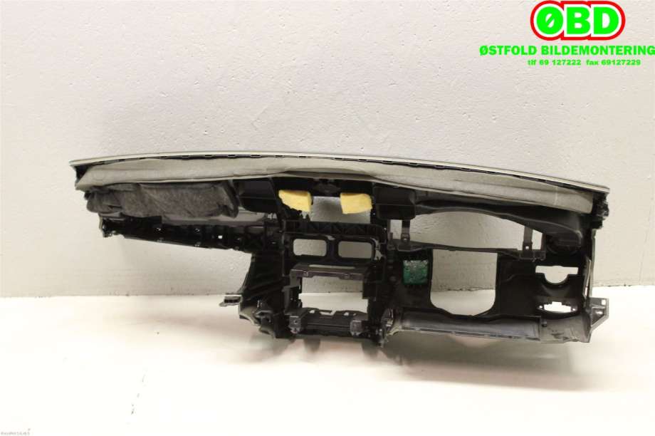 Dashbord til Mercedes C-Klasse 2011-2014 (Fase 2) (W204) (W204) (MERCEDES|A 204 680 57 87|)