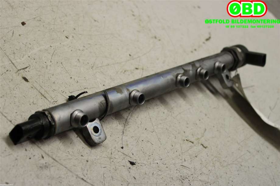 Dyseskinne (fuelrail) til Mercedes A-Klasse 2005-2012 (W169) (W169) (MERCEDES|A 640 070 20 95|A 640 070 23 95|6400702095)
