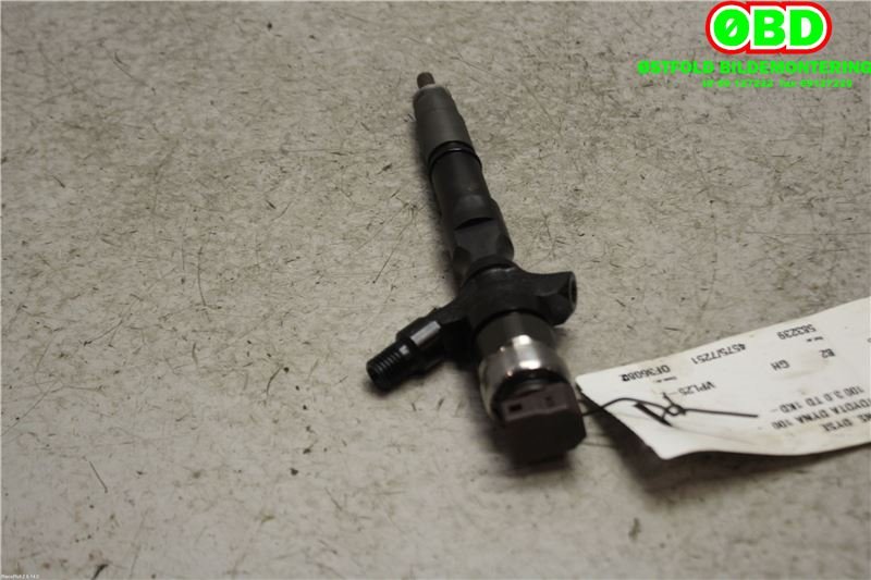 Dyse innsprøyting diesel til Toyota Dyna 100 1975-->>  (TOYOTA||2367030330)
