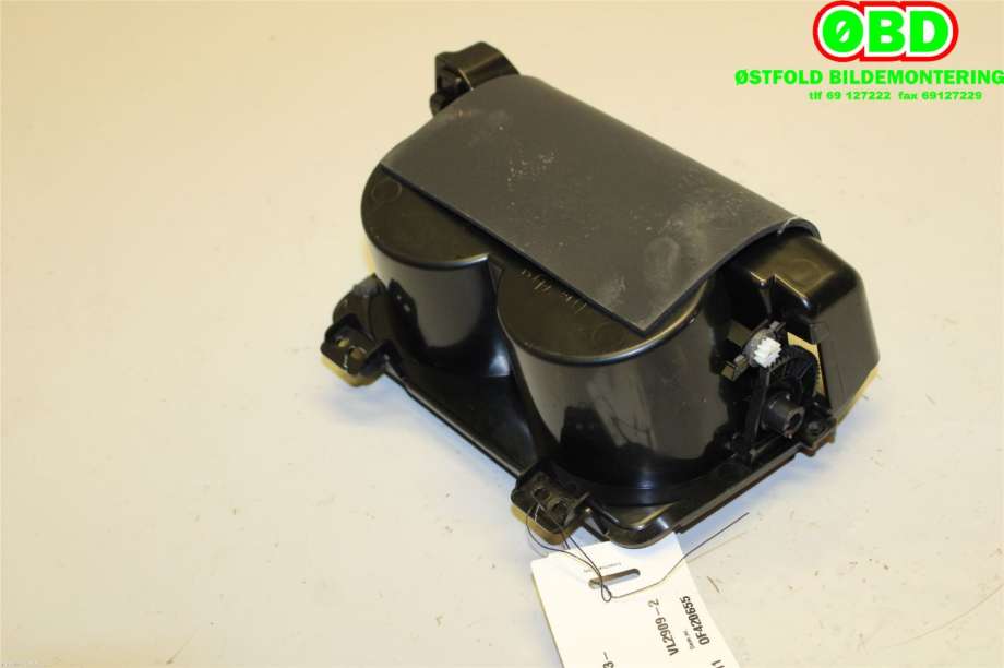 Dashbord koppholder til Mitsubishi Outlander 2015-->> (Type III, Fase 2) (MITSUBISHI|8011C410XA|)