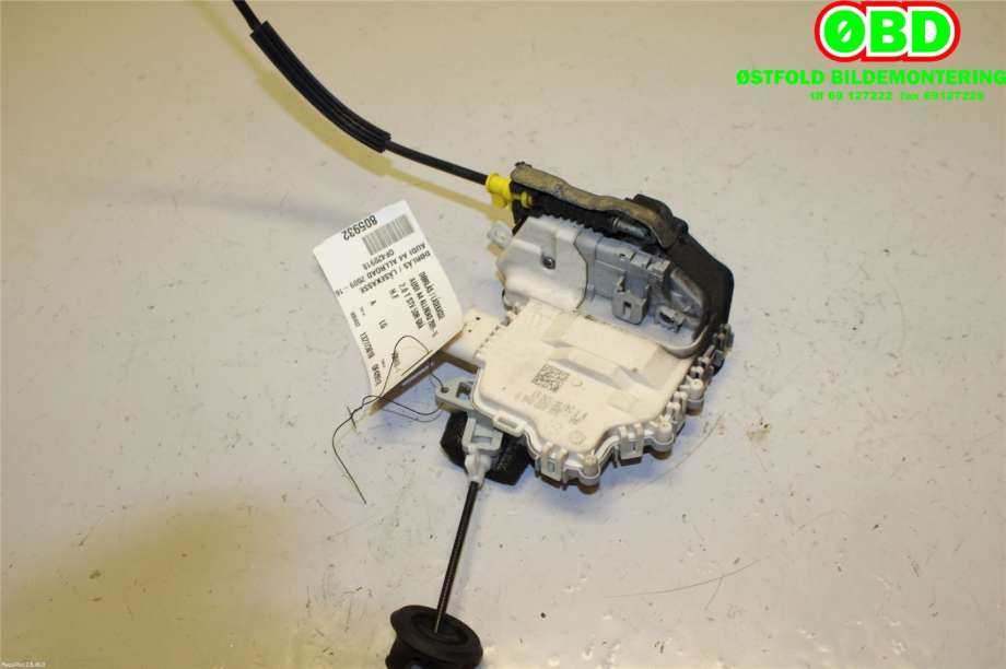 Låsekasse høyre foran til Audi A4, Allroad 2009-2016 (Type I) (B8) (B8) (AUDI|8J1 837 016 D|8J1 837 016 F|8J1837016D)