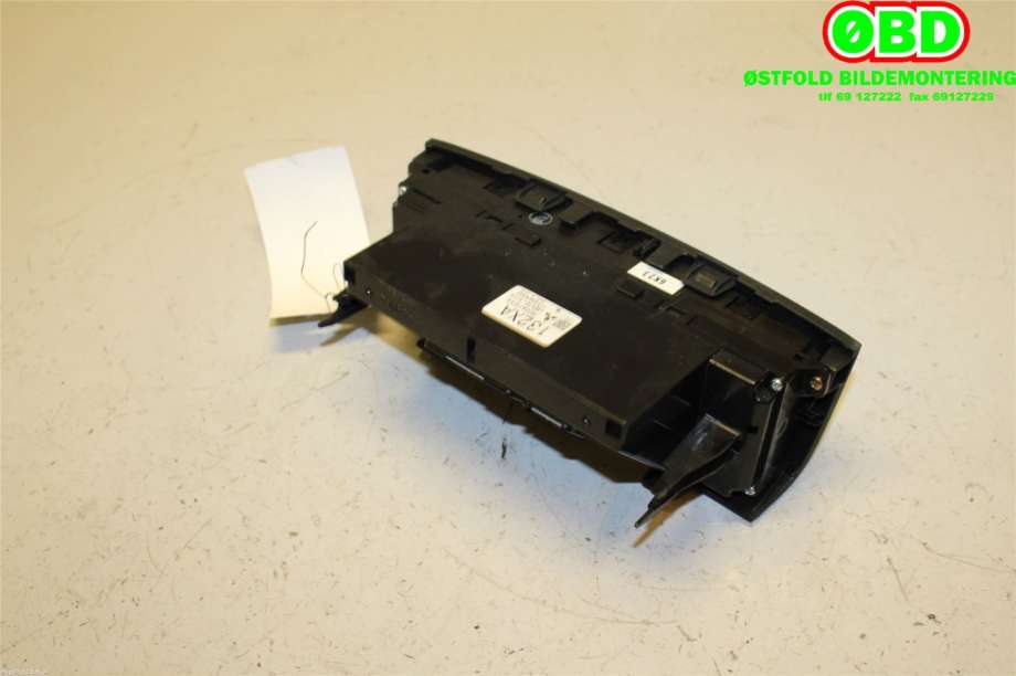 Varmeapparat betjening til Mitsubishi Pajero 2007-2016 (Type IV, Fase 1) (MITSUBISHI|7820A132XA|)
