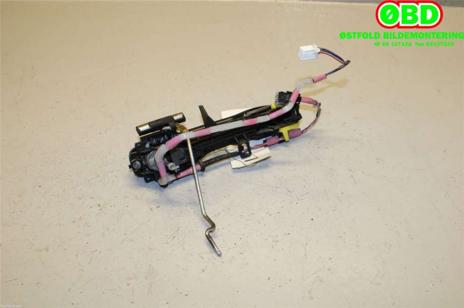 Dørhåndtak utv venstre foran til Toyota Land Cruiser 150 2010-2013 (Fase 1)  (TOYOTA|6921060150C1|6920260020|)