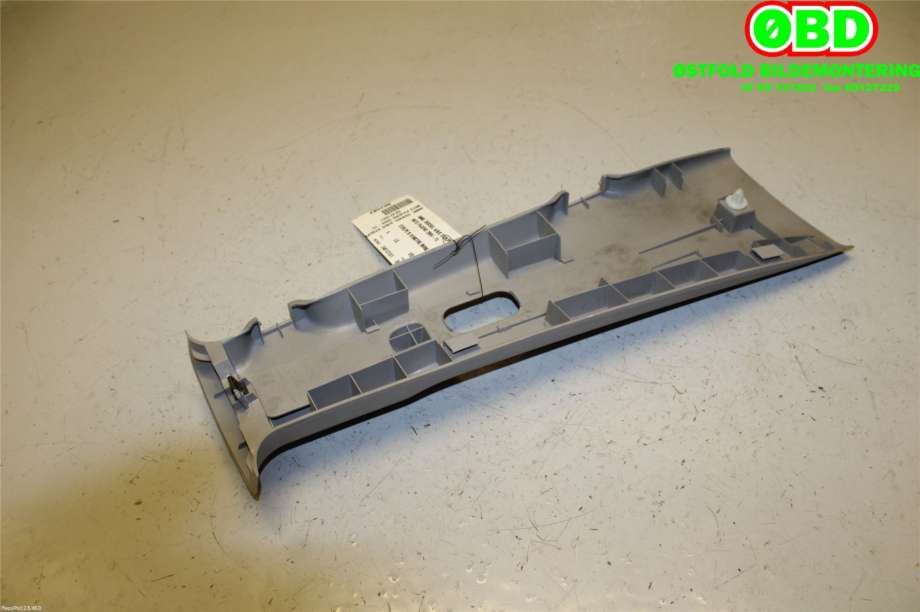 Innredning diverse til Mitsubishi Pajero 2007-2016 (Type IV, Fase 1)  (MITSUBISHI|7211A101HA|)