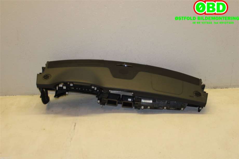 Dashbord til Mercedes CLS, 2011-2017 (C218) (C218) (MERCEDES|A 218 680 45 87)