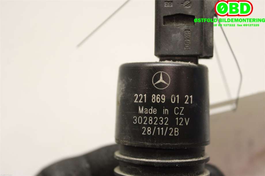 Spylerpumpe foran til Mercedes CLS 2011-2017 (C218) (C218) (MERCEDES|A 221 869 01 21|)