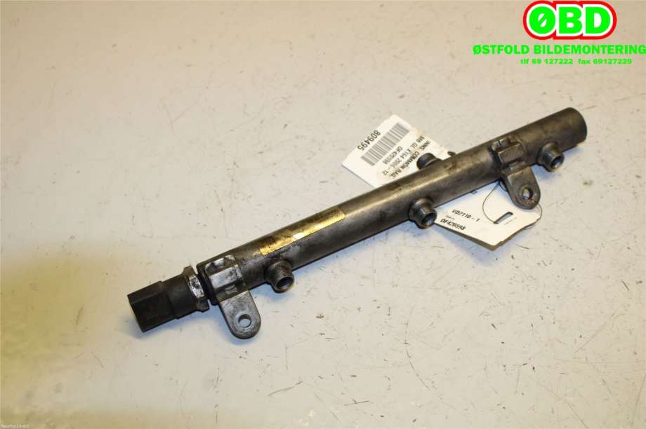 Dyseskinne (fuelrail) til Mercedes GL 2006-2012 (X164) (X164) (MERCEDES|A 642 070 26 95|A 642 070 25 95|)