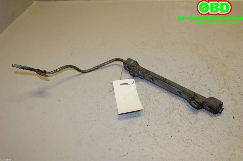 Dyseskinne (fuelrail) til Toyota Avensis 2009-2015 (Type III, Fase 1) (TOYOTA|2381437050|2381437051|)
