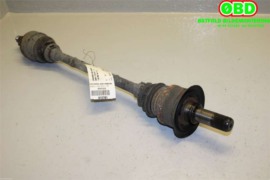 Drivaksel venstre bak til BMW 1-Serie 2011-2015 (Fase 1) (F20/F21) (F20/F21) (BMW|33 20 8 680 347|)