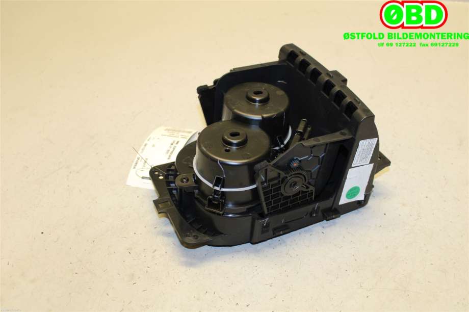 Dashbord koppholder til XPeng P7 2021-->>  (Xpeng  P7||6110120ED1)
