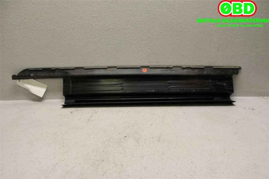 Innredning diverse til Mercedes SLK 2005-2011 (R171) (R171) (MERCEDES|A 171 680 01 35|)