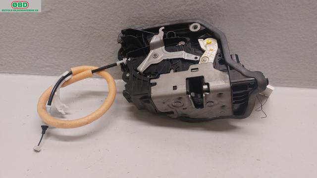 Låsekasse høyre foran til BMW 5-Serie, 2017-->> (G30/G31) (G30/G31) (BMW|51 21 7 477 710)
