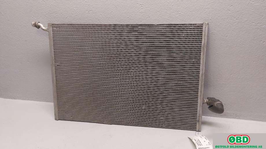 Radiator (automat gir) til Mercedes E-Klasse 2016-2023 (W213) (W213) (MERCEDES|A 099 500 20 03|)