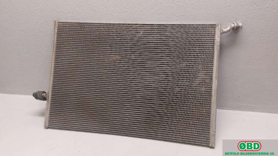Radiator (automat gir) til Mercedes E-Klasse 2016-2023 (W213) (W213) (MERCEDES|A 099 500 20 03|)