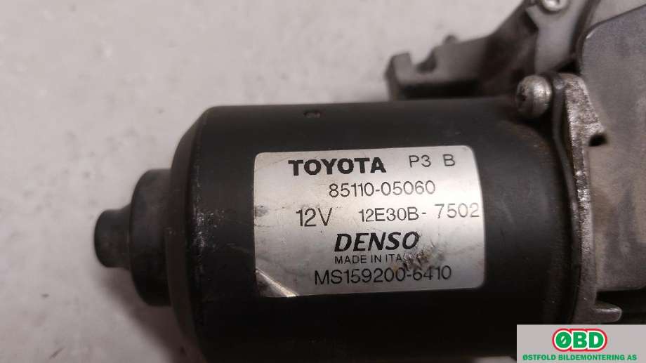 Viskermotor frontrute til Toyota Avensis 2003-2008 (Type II)  (TOYOTA|8515005060|)