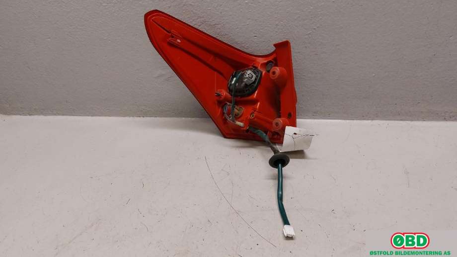 Baklykt høyre til Toyota Auris 2013-2015 (Type II, Fase 1)  (TOYOTA|8155102710|)