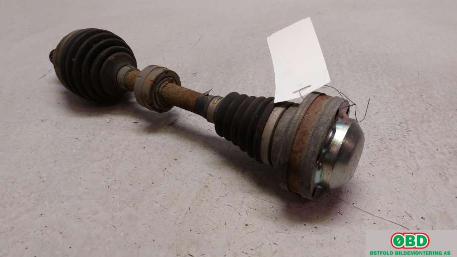 Drivaksel venstre foran til Audi A3, 2012-2016 (Type III, Fase 1)  (AUDI|5Q0 407 271 BM)