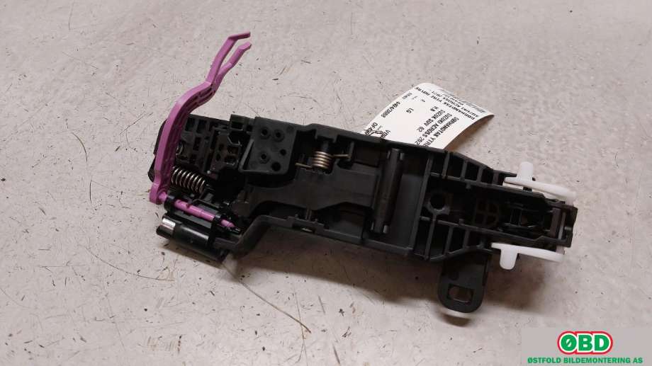 Dørhåndtak utv høyre bak til Suzuki Across 2020-->>  (SUZUKI ACROSS 4X4 Hybrid|T6921-14208-0D0|T6921-14208|T6920-34206)