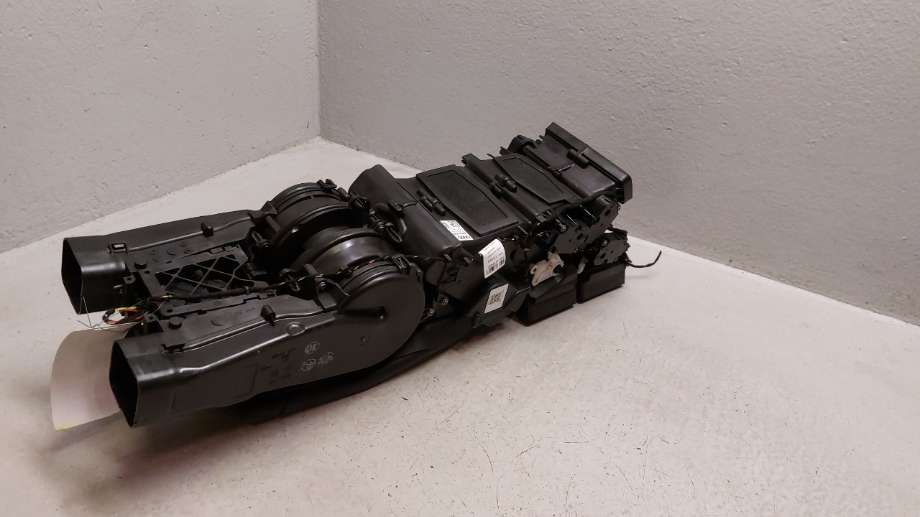 Varmeapparat motor til Audi A8 2010-2013 (Type III, Fase 1)  (AUDI|4H0 820 024 A|)