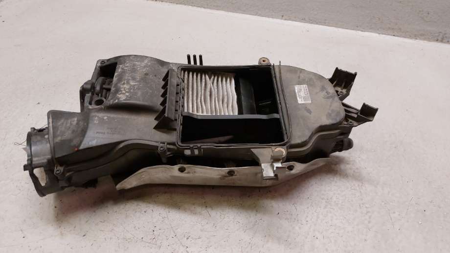 Luftfilterboks til Mercedes GLC 2015-2022 (X253) (X253) (MERCEDES|A 651 090 07 00|)