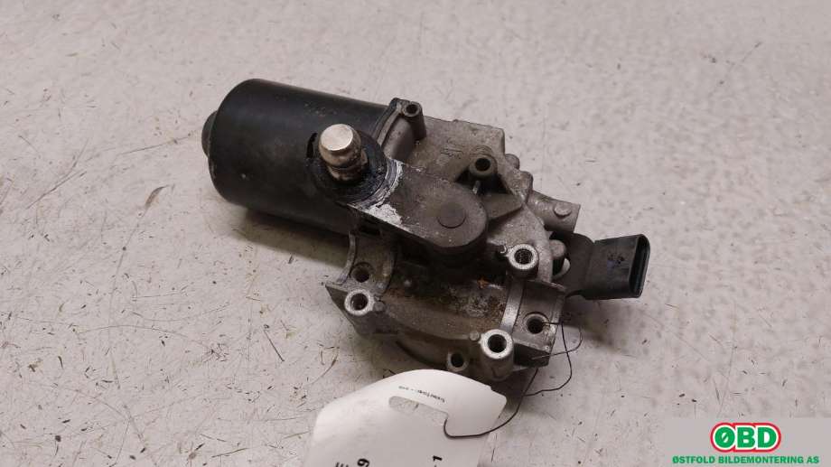 Viskermotor frontrute til Mercedes CLA 2013-2019 (C117) (C117) (MERCEDES||W000027118|1769061800)