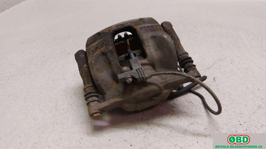 Bremsecaliper høyre foran til Mercedes CLA 2013-2019 (C117) (C117) (MERCEDES|A 000 421 38 81|A 000 421 68 81|)