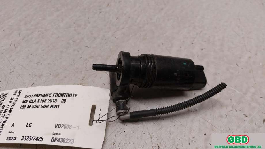 Spylerpumpe foran til Mercedes GLA, 2014-2020 (X156) (X156) (MERCEDES|A 246 866 00 00)