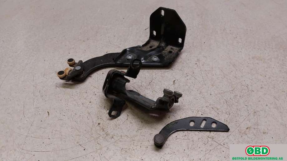 Hengsler til Mercedes Vito 2014-->> (W447) (W447) (MERCEDES|A 447 760 15 47|A 447 760 03 47|)