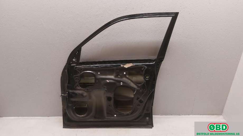 Dør høyre foran til Suzuki Grand Vitara 2005-2015 (Type III)  (SUZUKI|68001-65843|)