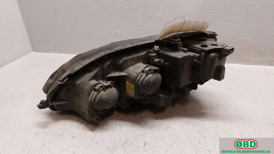 Frontlykt høyre halogen til Mercedes S-Klasse 1999-2005 (W220) (W220) (MERCEDES|A 220 820 32 61||2208203261)