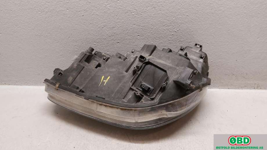 Frontlykt høyre halogen til Mercedes S-Klasse 1999-2005 (W220) (W220) (MERCEDES|A 220 820 32 61||2208203261)