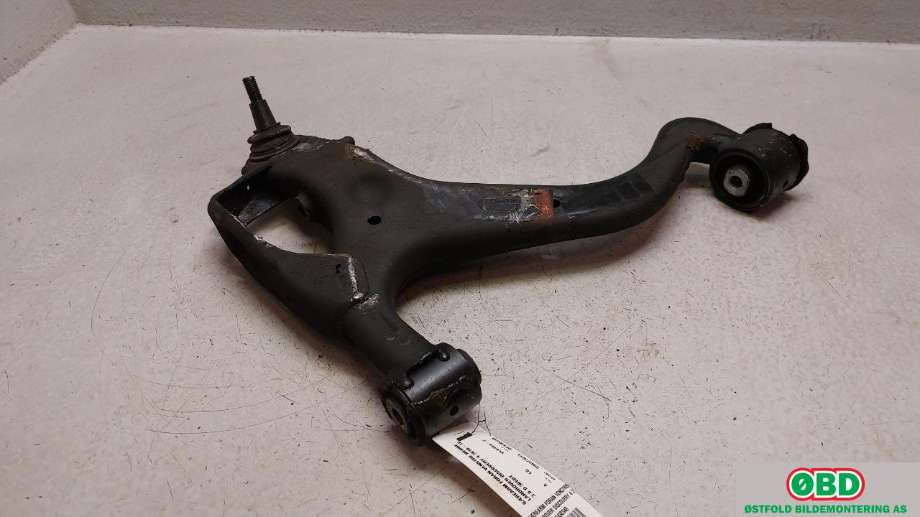 Bærebru venstre foran nedre til Land Rover Discovery 2009-2017 (Type IV) (LAND-ROVER|LR071929|)
