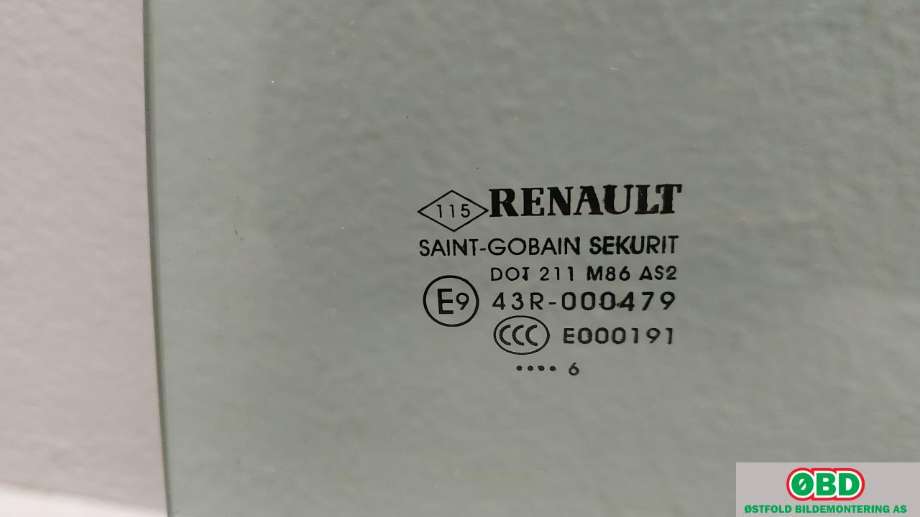 Siderute venstre bak til Renault Megane 2016-->> Type IV  (RENAULT|823013192R|823011776R|)