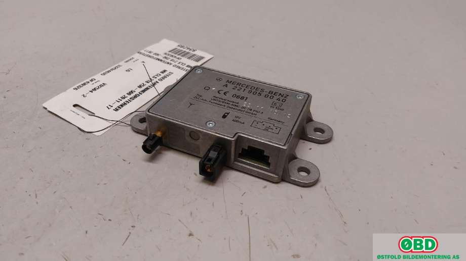 Antenne forsterker til Mercedes CLS 2011-2017 (C218) (C218) (MERCEDES|A 221 905 00 40||2219050040)