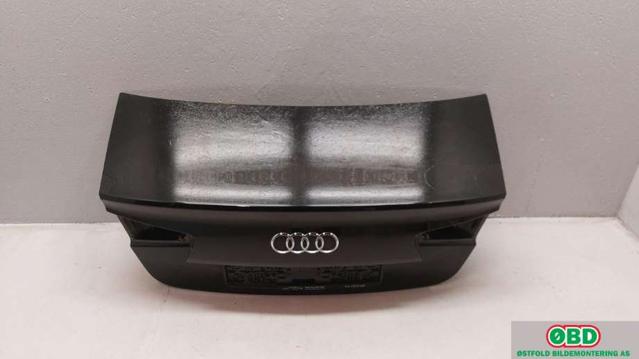 Bakluke sedan til Audi A6 2011-2014 (Type IV, Fase 1) (C7) (C7) (AUDI|4G5 827 023 C|)