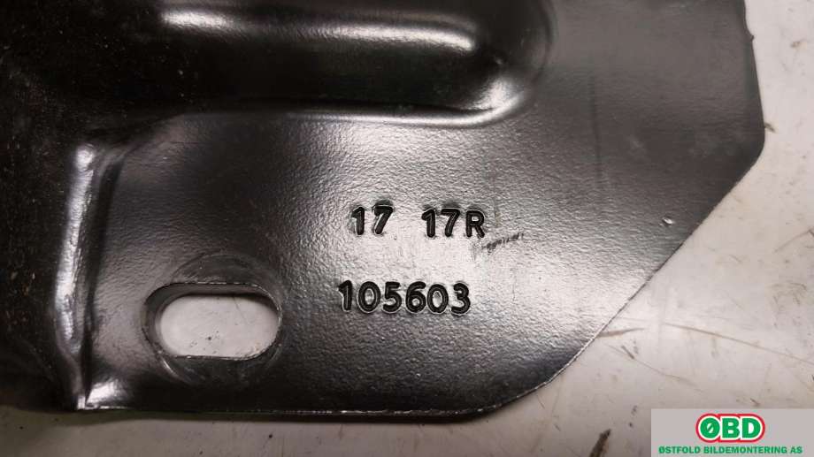 Hengsler til Mercedes Vito 2014-->> (W447) (W447) (MERCEDES|A 447 760 15 47|A 447 760 03 47|)